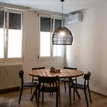 Moderno Trilocale Nel Centro Storico Di Apartment