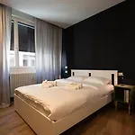 Moderno Trilocale Nel Centro Storico Di Apartment