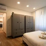 Moderno Trilocale Nel Centro Storico Di Apartment