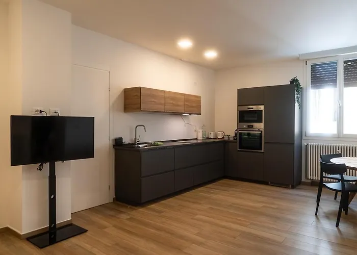 Moderno Trilocale Nel Centro Storico Di رافيننا