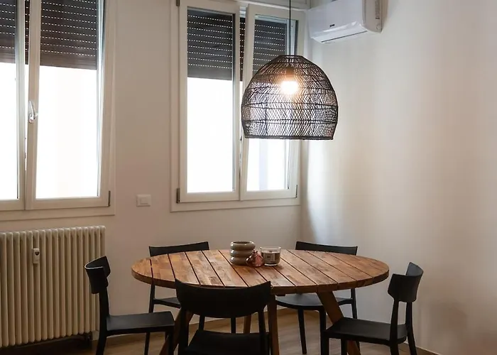 Moderno Trilocale Nel Centro Storico Di شقة